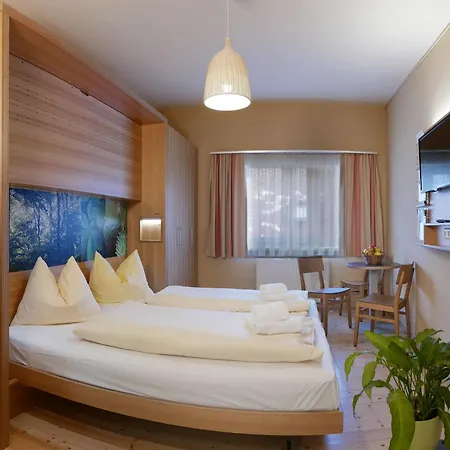 Jufa Hotel 3*